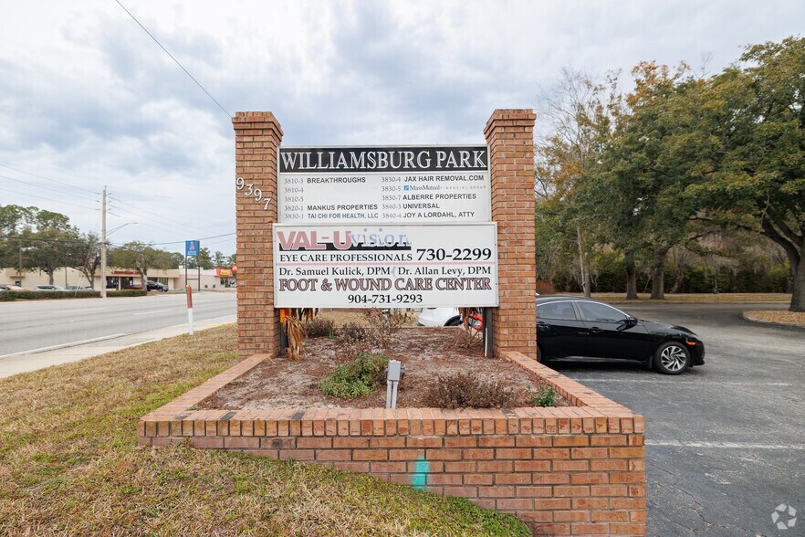 More Photos Of 3810 Williamsburg Park Blvd, Jacksonville Office For Sale