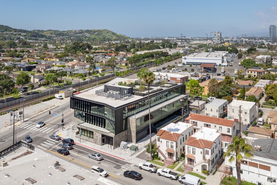 More Photos Of 5237 W Jefferson Blvd, Los Angeles Office For Sale