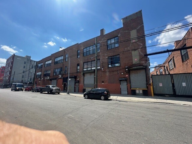 More Photos Of 175 Walnut Ave, Bronx Warehouse For Lease
