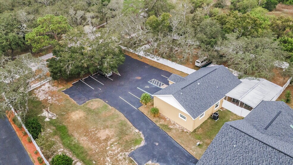 More Photos Of 11748 La Madera Blvd, Port Richey Office For Sale