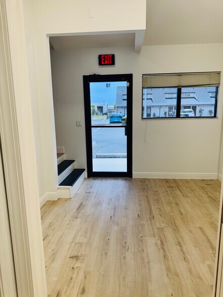 More Photos Of 5235 Ramsey Way, Fort Myers Office For Sale