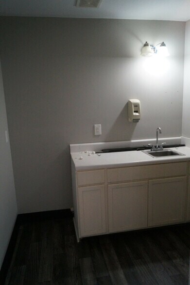 More Photos Of 3904 Wrightsboro Rd, Augusta Warehouse For Lease