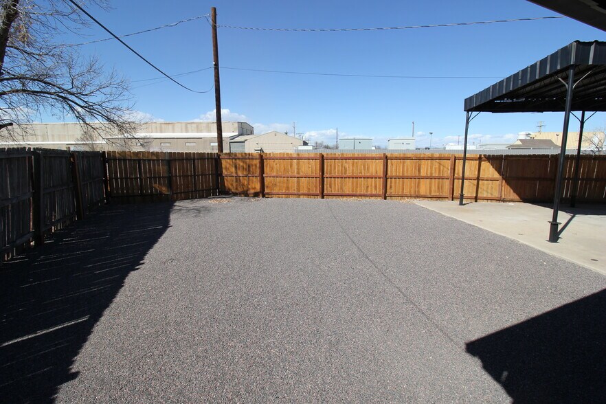 More Photos Of 6971 Forest St, Commerce City Service For Sale