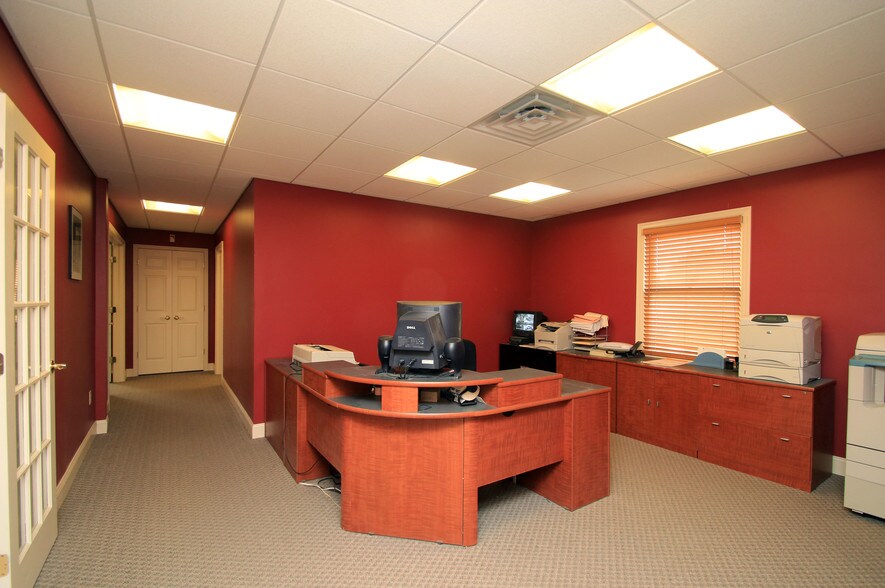 More Photos Of 3 Springside Ave, Danbury Loft Creative Space For Sale