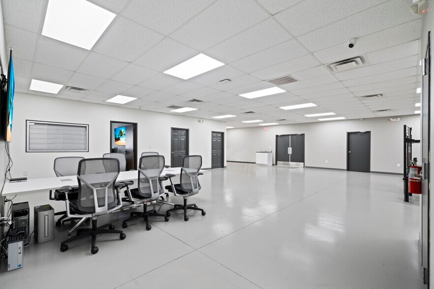 More Photos Of 3664 Walnut Bend Ln, Houston Office For Lease