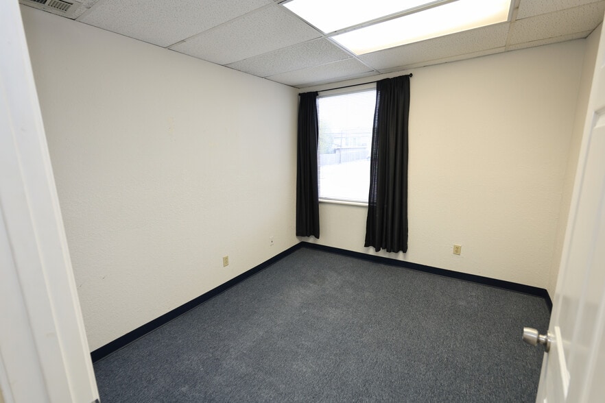 More Photos Of 6511 Stewart Rd, Galveston Office For Lease