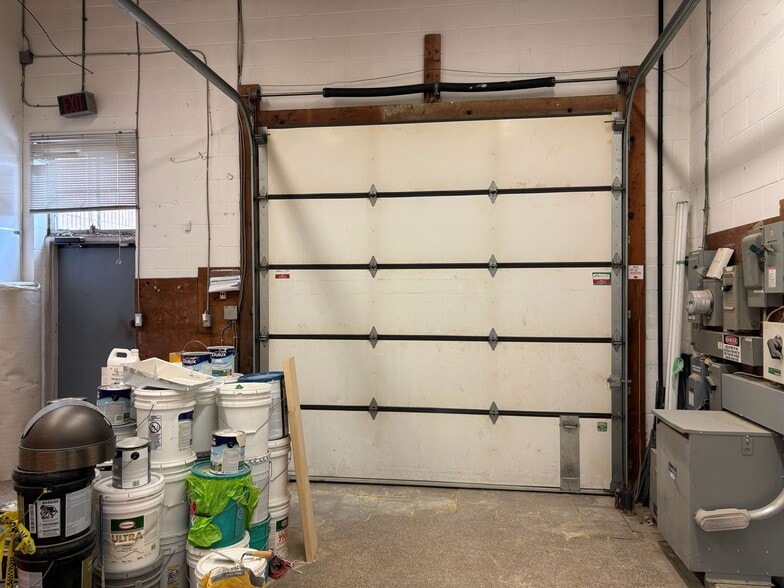 More Photos Of 90 Esna Park Dr, Markham Service For Lease