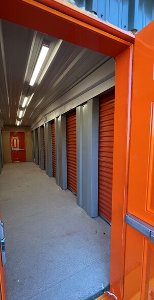 More Photos Of 2015 Ch Ridge, Huntingdon Warehouse For Sale