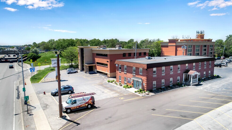 More Photos Of 1868 Niagara Falls Blvd, Tonawanda Office For Lease