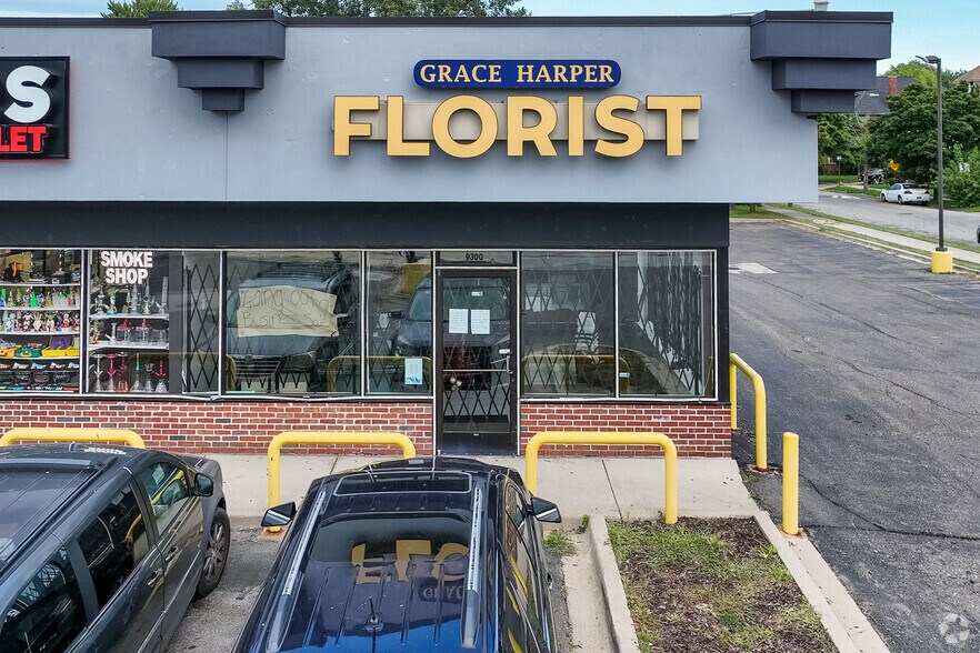 More Photos Of 9300-9350 Woodward Ave, Detroit Storefront For Lease