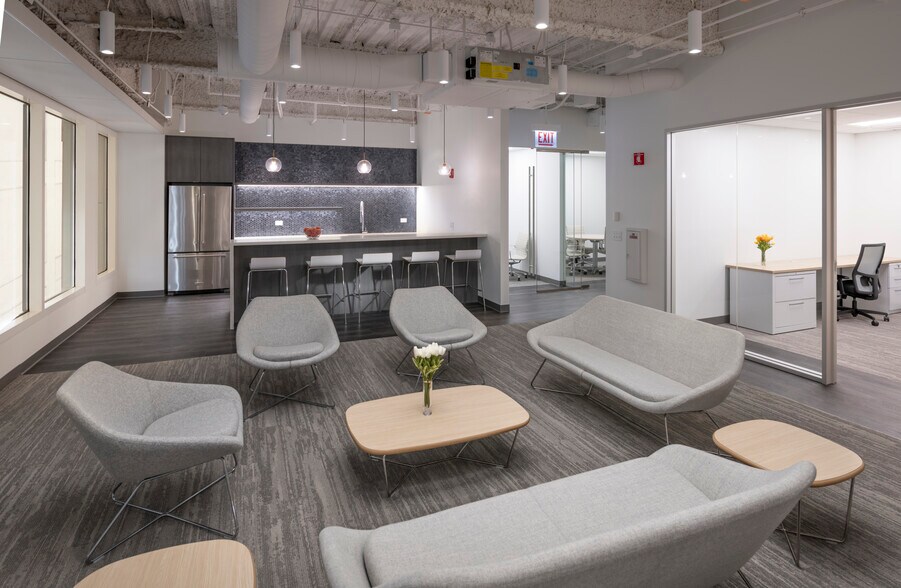 More Photos Of 225 W Washington St, Chicago Office For Lease