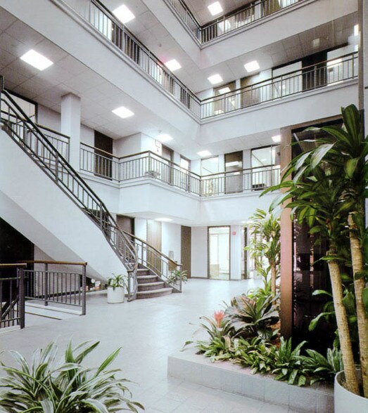 More Photos Of 5959 West Loop South, Bellaire Office For Lease