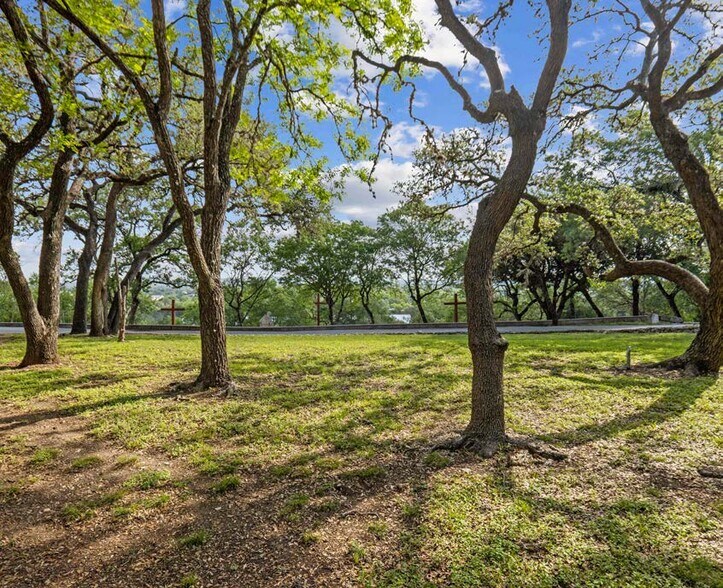 More Photos Of 316 W Highland Dr, Boerne Office For Sale