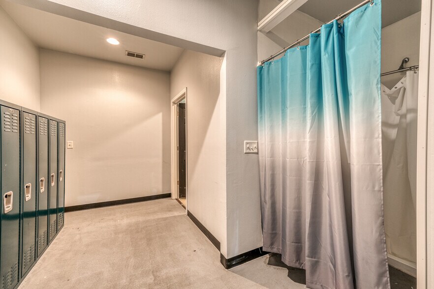 More Photos Of 301 Center Court Dr, Bridgeport Warehouse For Sale