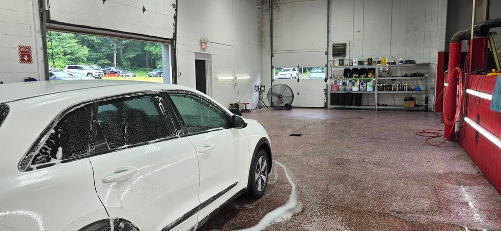 More Photos Of 32 Schoosett St, Pembroke Auto Dealership For Sale