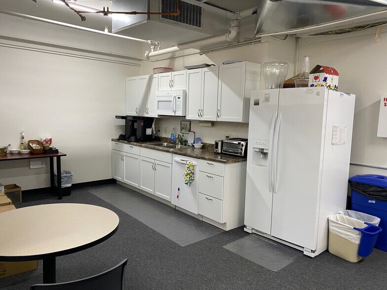 More Photos Of 100-101 E Milwaukee St, Janesville Office For Lease