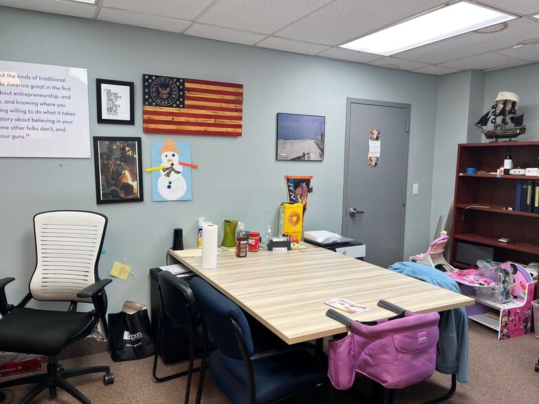 More Photos Of 3508-3520 Hargale Rd, Oceanside Warehouse For Lease