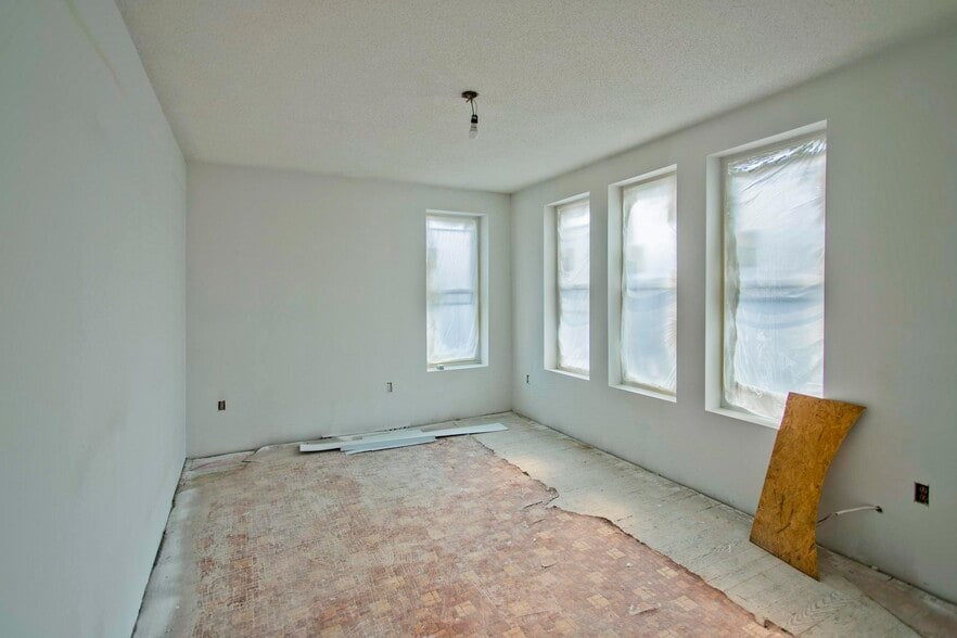 More Photos Of 445-447 High St, Holyoke Storefront Retail Residential For Sale