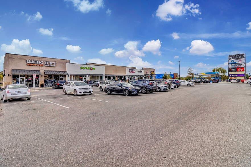 More Photos Of 2282 SE Military Dr, San Antonio Unknown For Lease