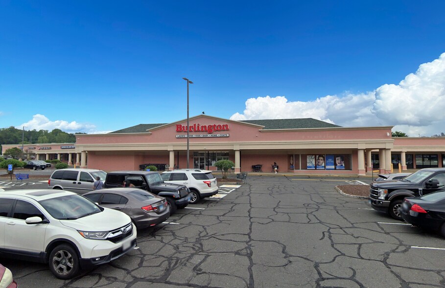 More Photos Of 1 Padanaram Rd, Danbury Storefront For Lease