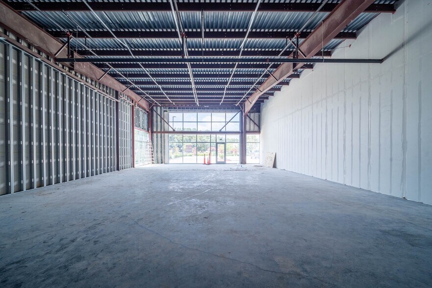 More Photos Of 501 S Friendswood Dr, Friendswood Storefront Retail Office For Lease