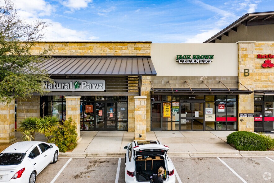 More Photos Of 5000 N Quinlan Park Rd, Austin Unknown For Lease