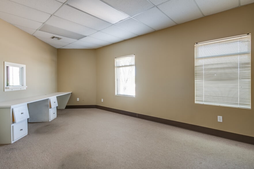 More Photos Of 4770 Woodmere Blvd, Montgomery Office For Sale