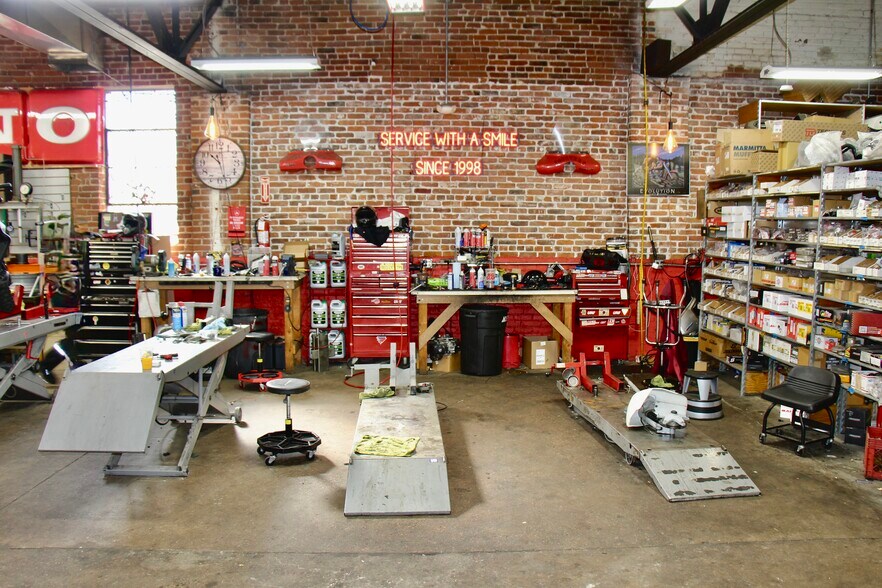 More Photos Of 154-160 S Broadway, Denver Storefront For Lease