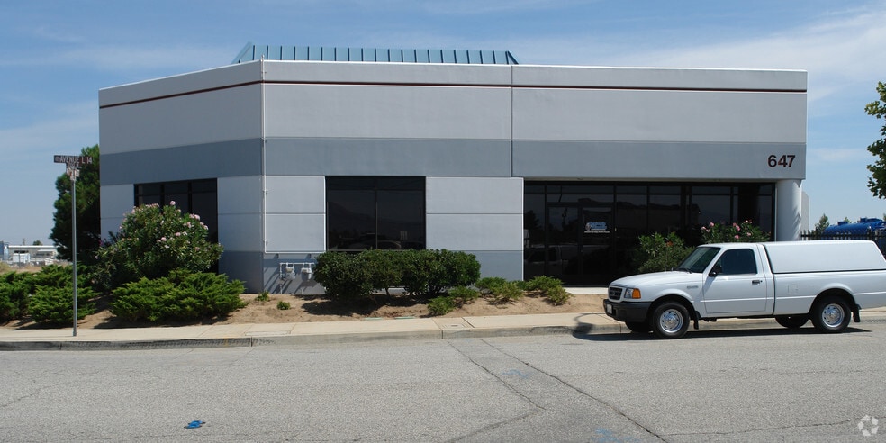 Primary Photo Of 647 W Avenue L 14, Lancaster Service For Lease