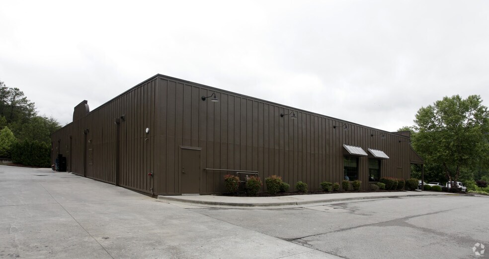 More Photos Of 1839 S Roane St, Harriman Restaurant For Sale