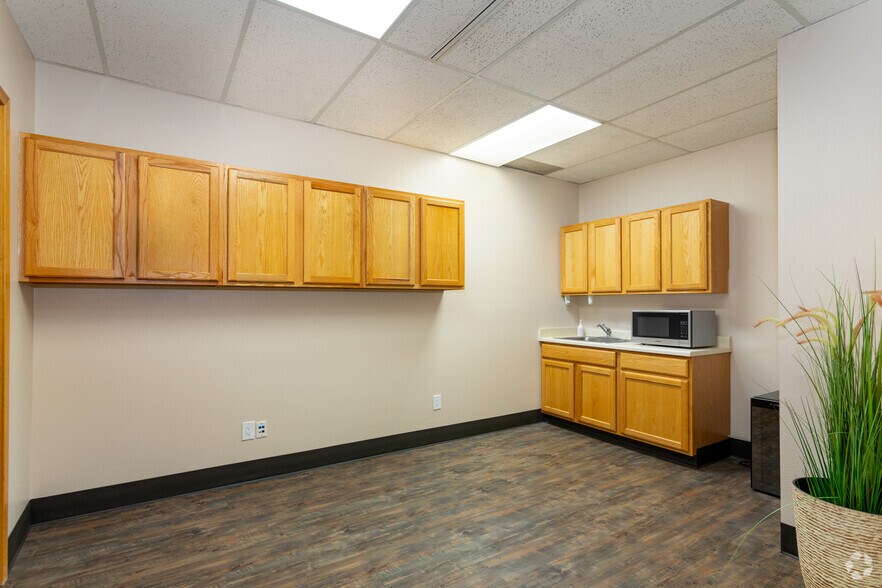 More Photos Of 9034 E Easter Pl, Centennial Office For Lease