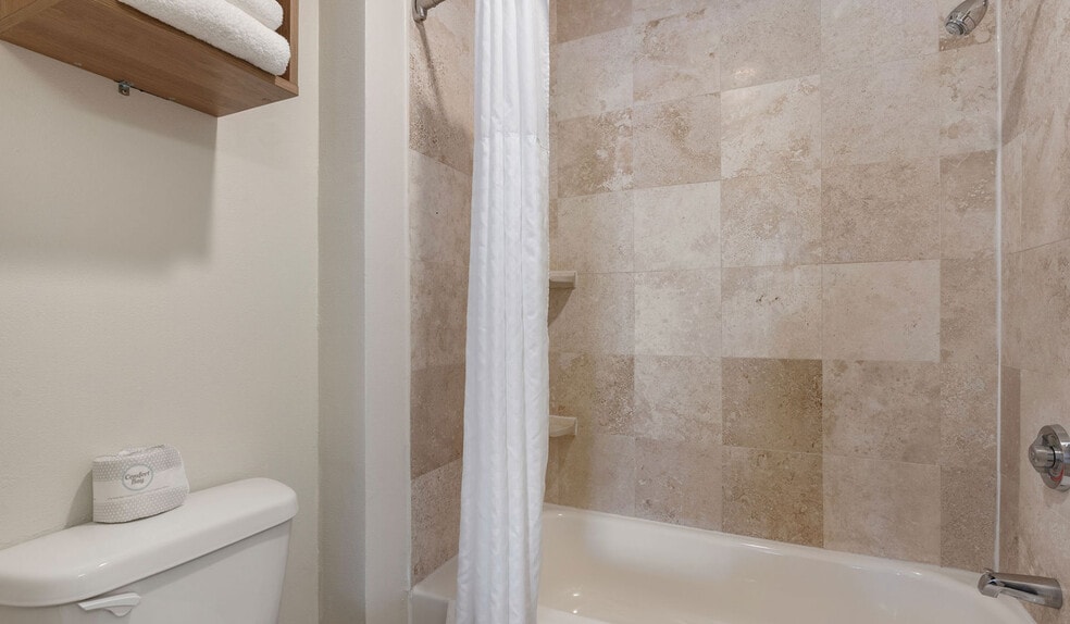 More Photos Of 1611 Airport Commerce Dr, Austin Hotel For Sale