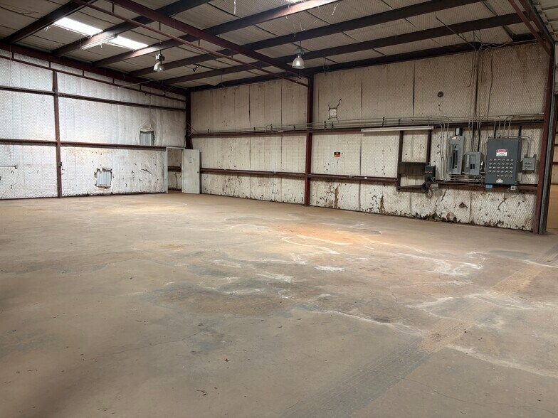 More Photos Of 935 FM168, Olton Warehouse For Sale