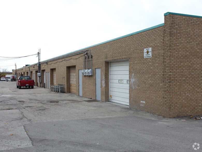 More Photos Of 10024-10052 Monroe Dr, Dallas Showroom For Lease