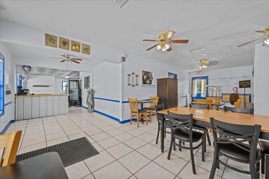 More Photos Of 413 Elm St, Welaka Freestanding For Sale