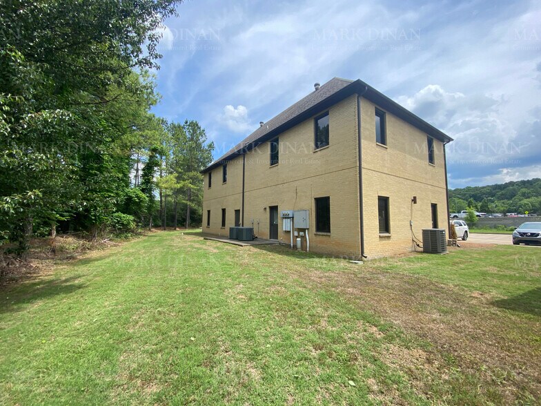 More Photos Of 200 Village Dr, Pelham Office For Sale
