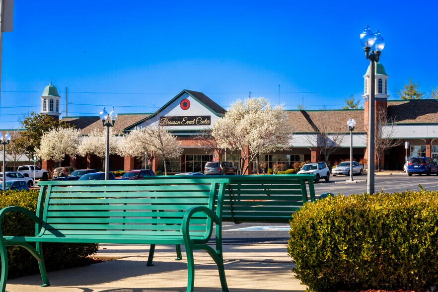 More Photos Of 4562 N Gretna Rd, Branson Unknown For Lease