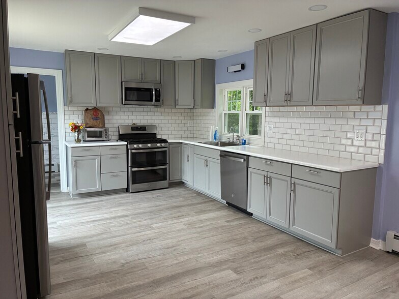 More Photos Of 9 Loomis St, Winsted Healthcare For Sale