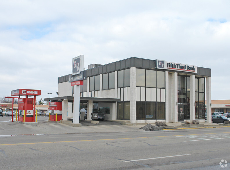 Primary Photo Of 100 W Main St, Xenia Bank For Sale