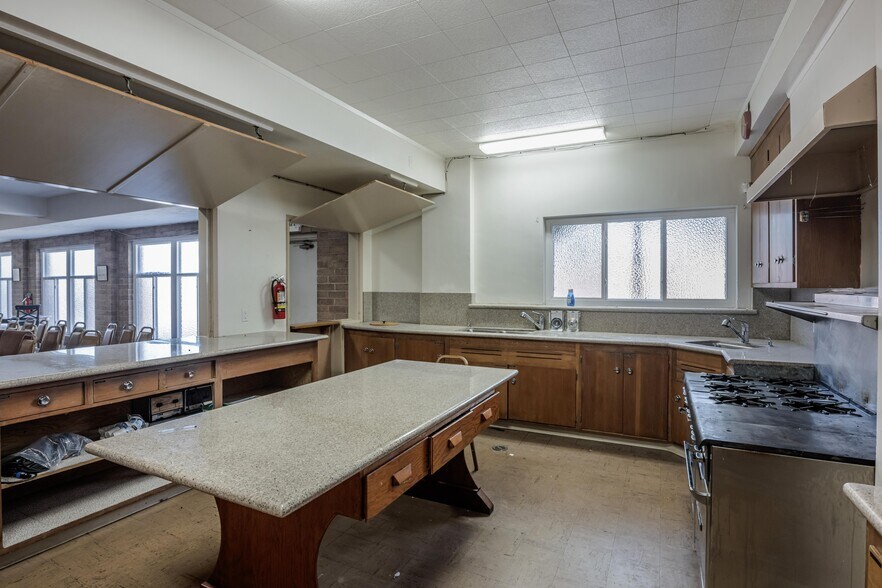 More Photos Of 4677 Tompkins Ave, Oakland Religious Facility For Sale