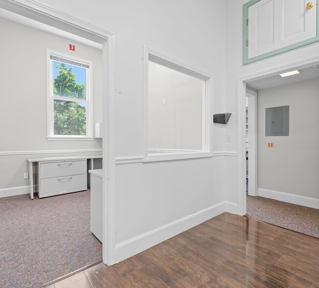 More Photos Of 580 Washington St, Easton Office For Lease