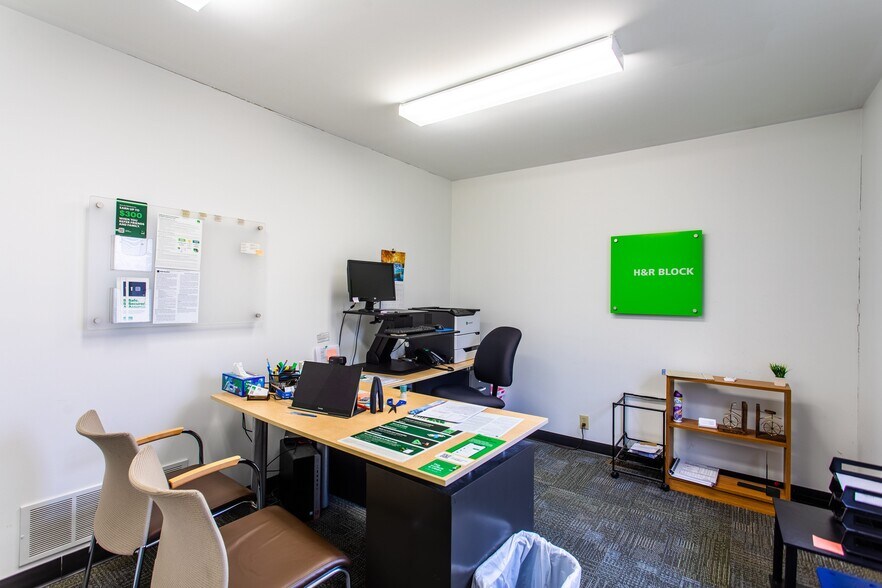 More Photos Of 1864-1870 Dayton Germantown Pike, Germantown Medical For Sale