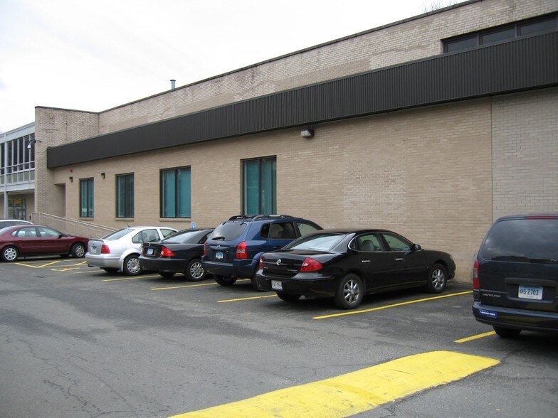 More Photos Of 131 West St, Danbury Office For Lease