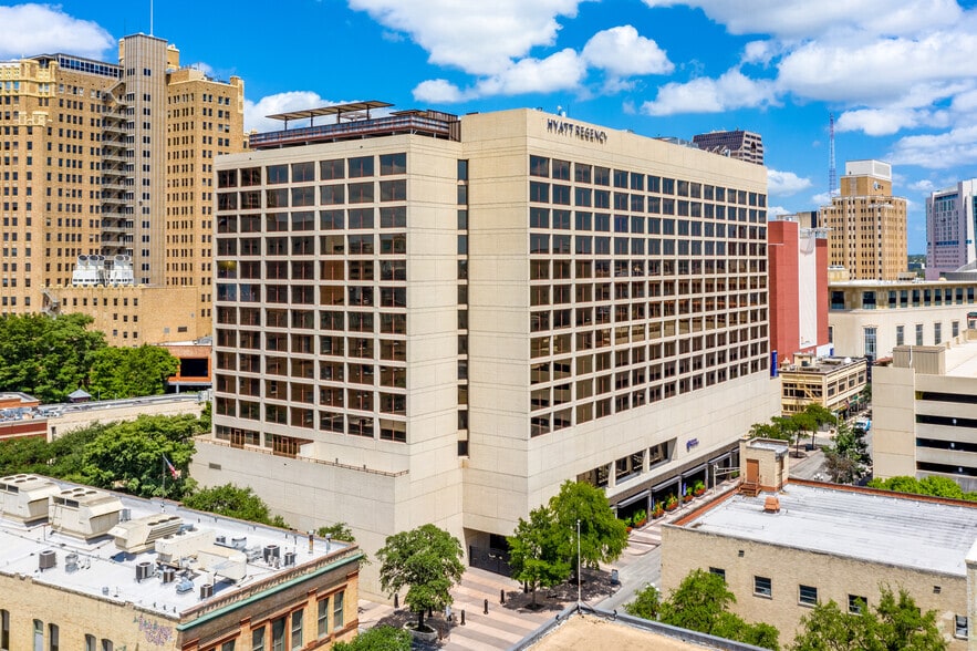 Primary Photo Of 123 Losoya St, San Antonio Hotel For Lease