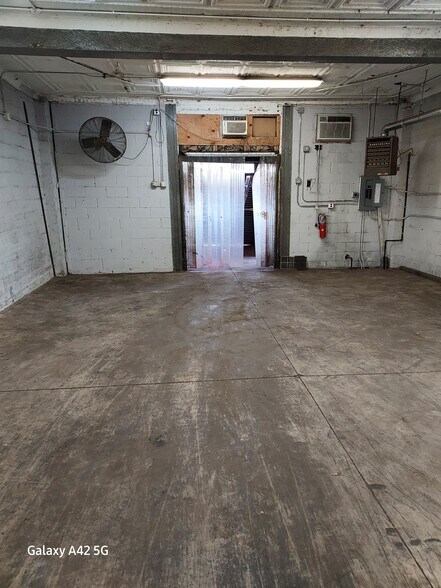 More Photos Of 212-222 Miller St, Newark Refrigeration Cold Storage For Lease