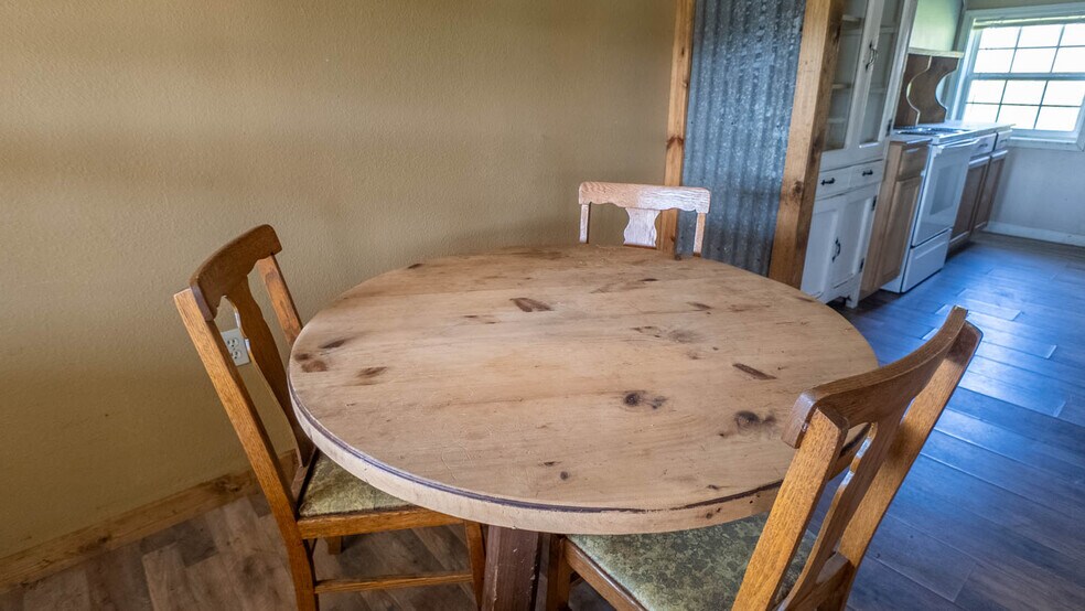 More Photos Of 2516 US-63, Hardy General Retail For Sale