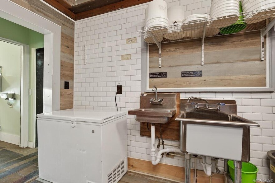 More Photos Of 125 N Main St, Hastings Restaurant For Sale