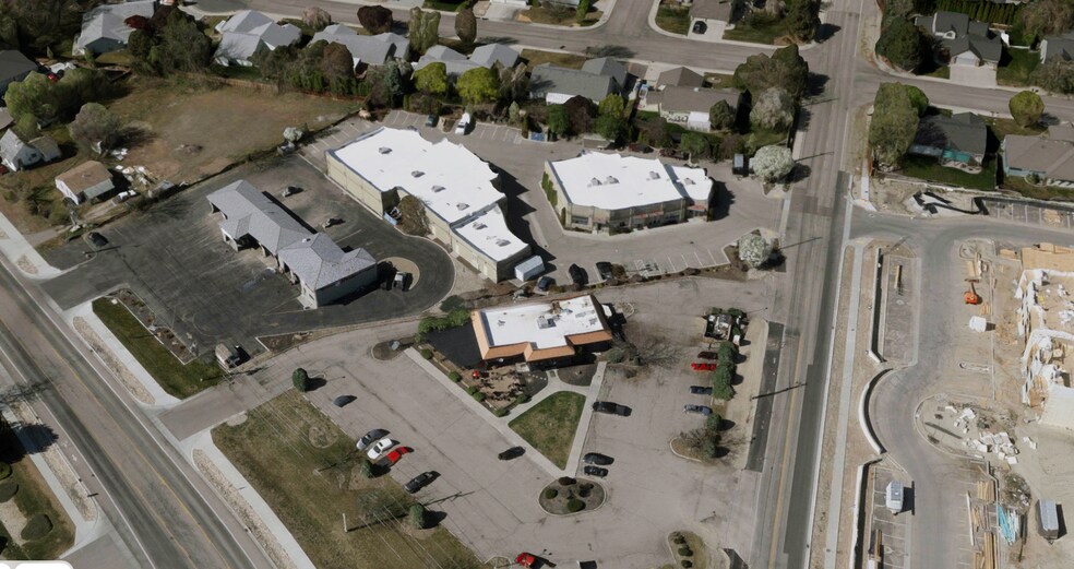 More Photos Of 347 S Edgewood Ln, Eagle Flex For Lease