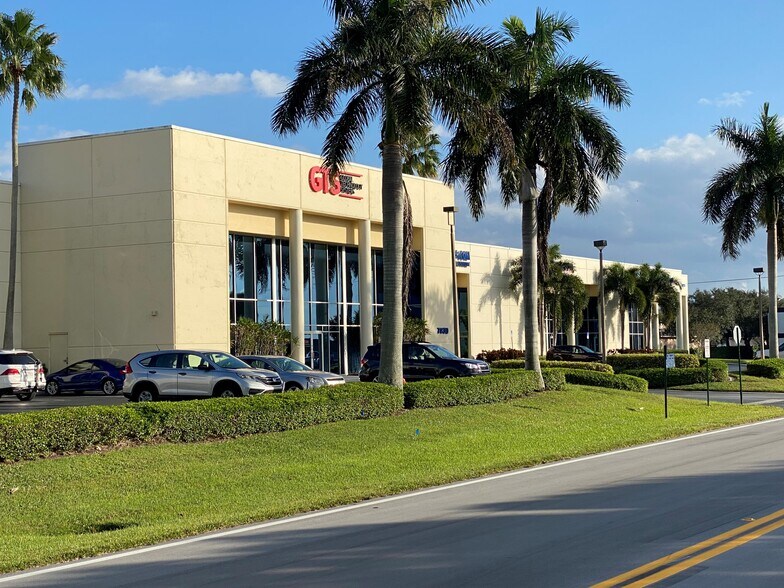 More Photos Of 7830 Byron Dr, Riviera Beach Manufacturing For Lease