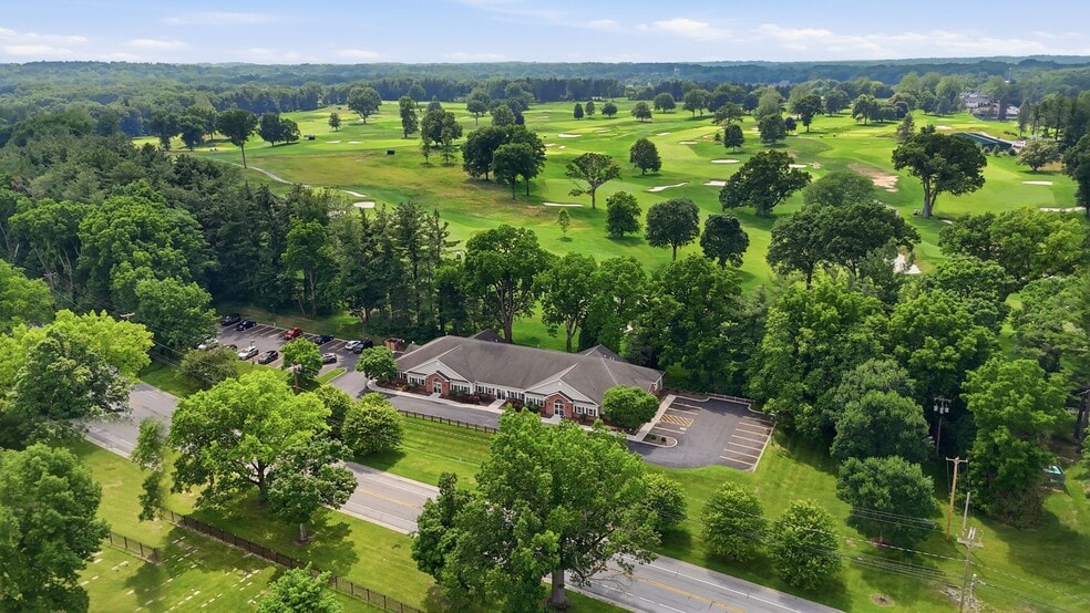 More Photos Of 271 Marsh Rd, Pittsford Office For Lease